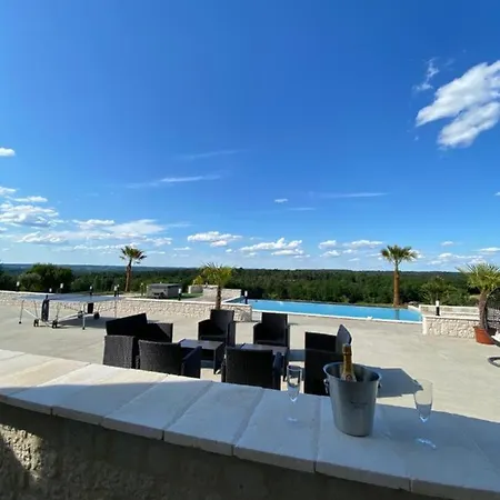 Vila Villa De 6 Chambres A Saint Nexans Avec Piscine Privee Jardin Clos Et Wifi
