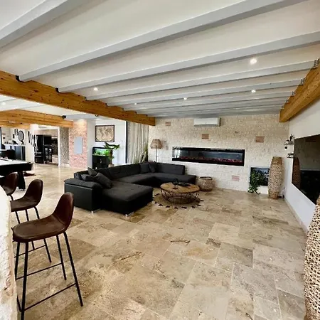 Villa De 6 Chambres A Saint Nexans Avec Piscine Privee Jardin Clos Et Wifi *