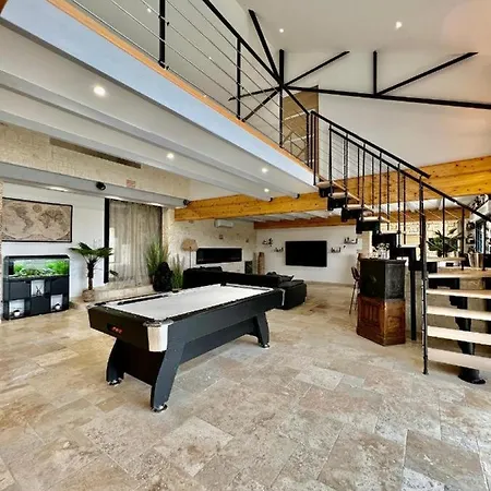 Villa De 6 Chambres A Saint Nexans Avec Piscine Privee Jardin Clos Et Wifi Vila