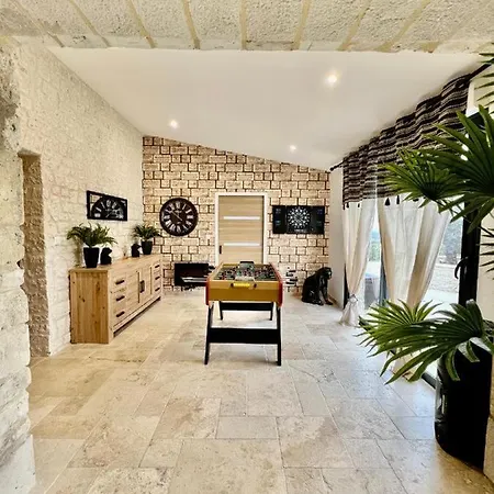 Villa De 6 Chambres A Saint Nexans Avec Piscine Privee Jardin Clos Et Wifi Vila *