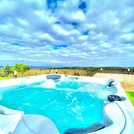 Vila Villa De 6 Chambres A Saint Nexans Avec Piscine Privee Jardin Clos Et Wifi