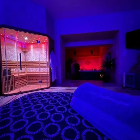 Villa De 6 Chambres A Saint Nexans Avec Piscine Privee Jardin Clos Et Wifi * Saint-Nexans