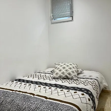 Villa De 6 Chambres A Saint Nexans Avec Piscine Privee Jardin Clos Et Wifi Vila *